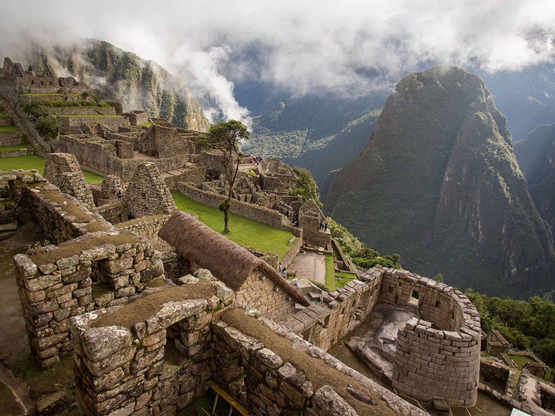 Valle Sagrado & Machu Picchu 2D/1N